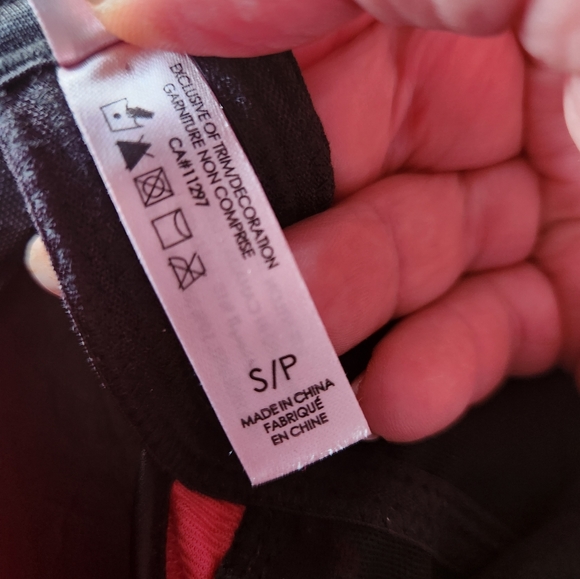 Red and Black Merrywidow - Picture 7 of 7